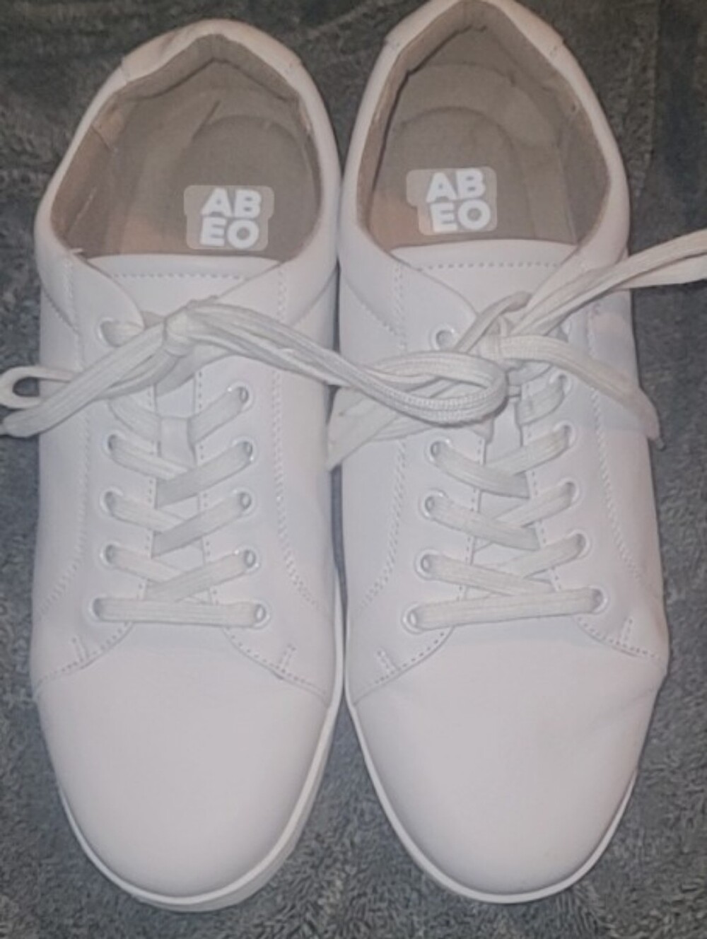 ABEO Women’s White Lace-Up Casual Sneakers